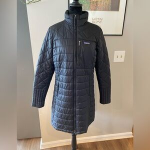 Patagonia Women's Radalie Parka - Fall 2023
Style #27695
Color: Black 
Size: L